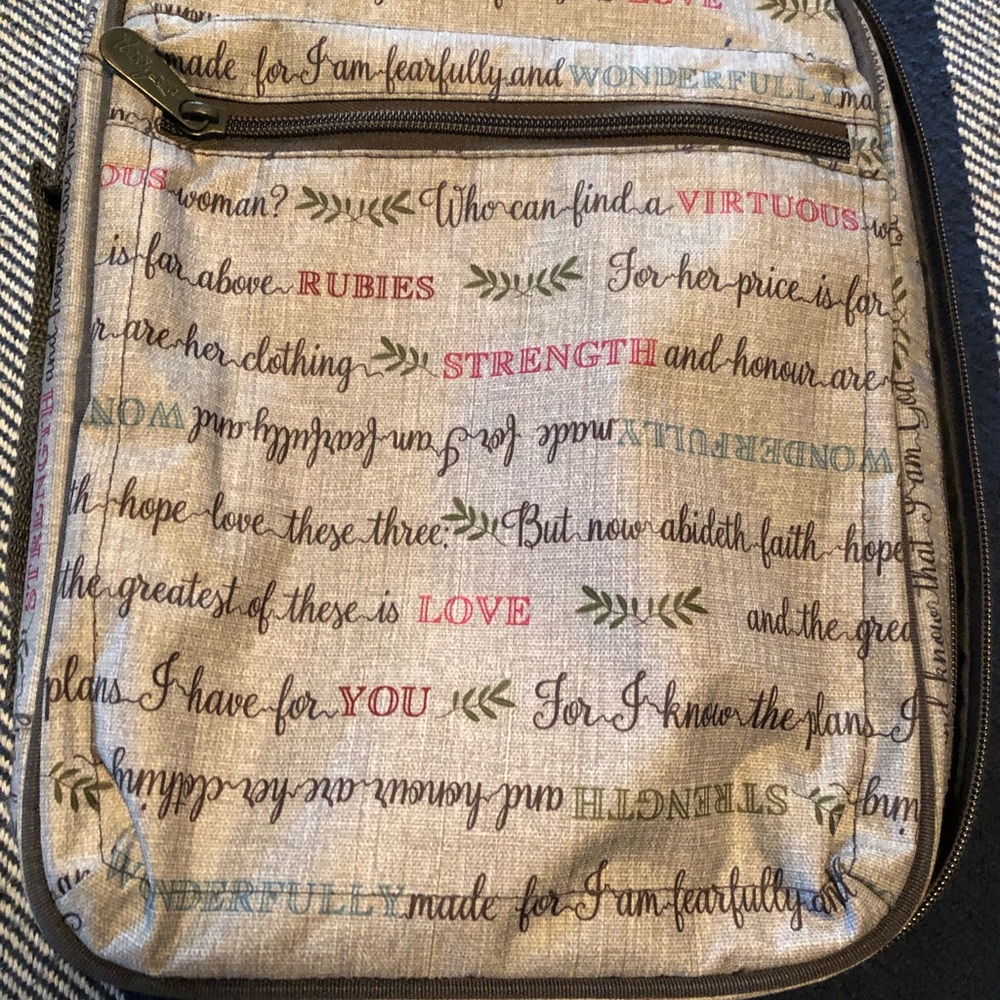 Thirty-One Grey Bible case cover with Scripture